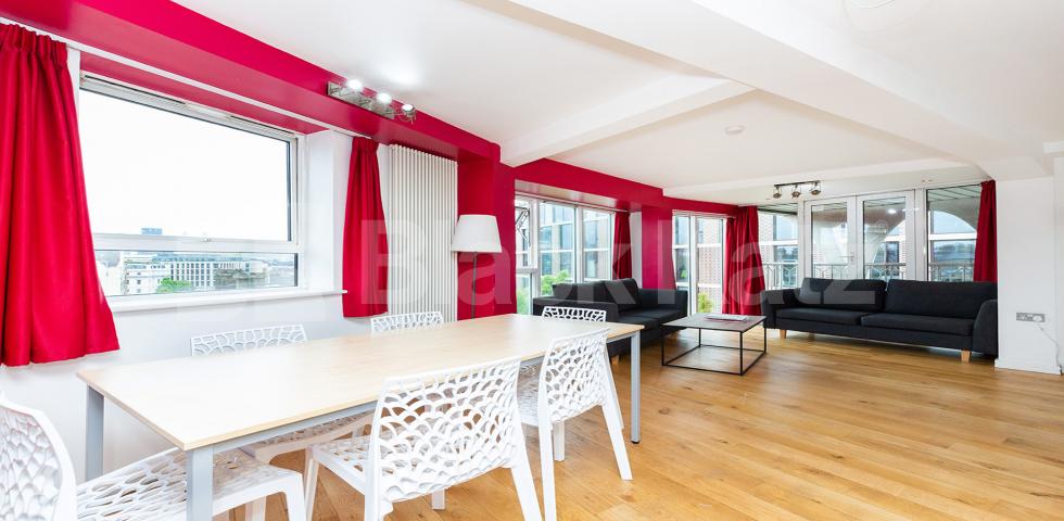 			AMAZING ZONE 1 LOCATION!, 3 Bedroom, 2 bath, 1 reception Flat			 Farringdon Road, FARRINGDON / HOLBORN